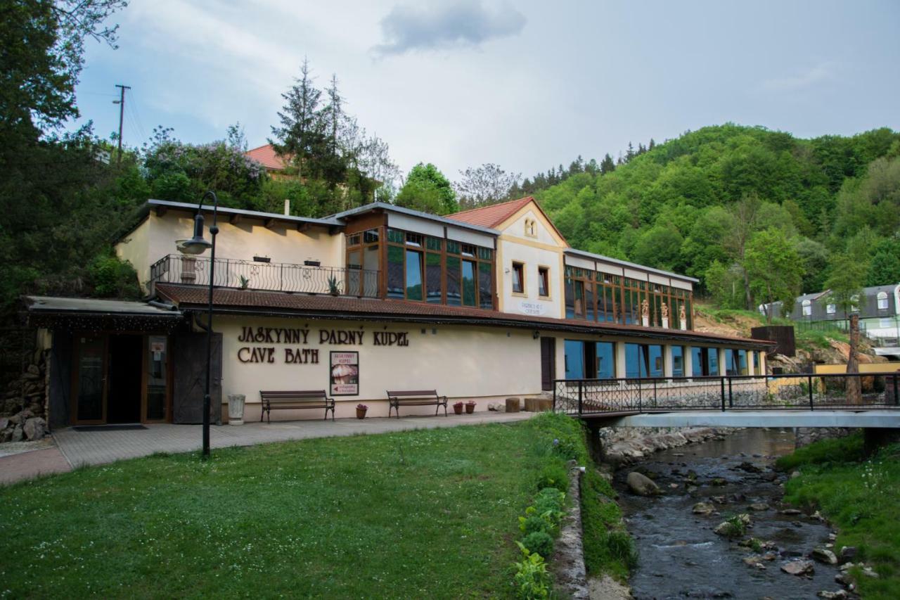Grand Spa Holiday Home Szklenófürdő Kültér fotó