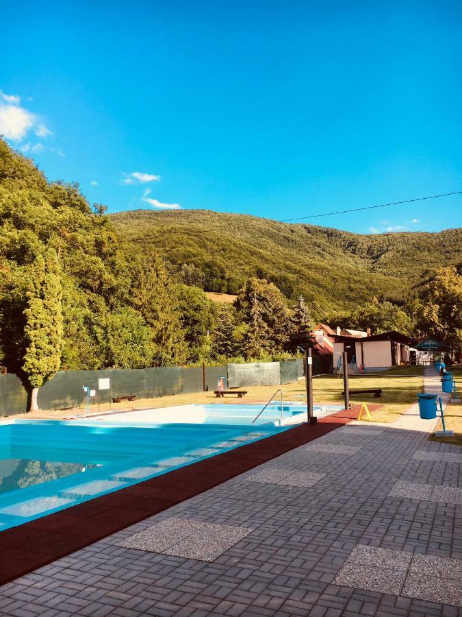 Grand Spa Holiday Home Szklenófürdő Kültér fotó